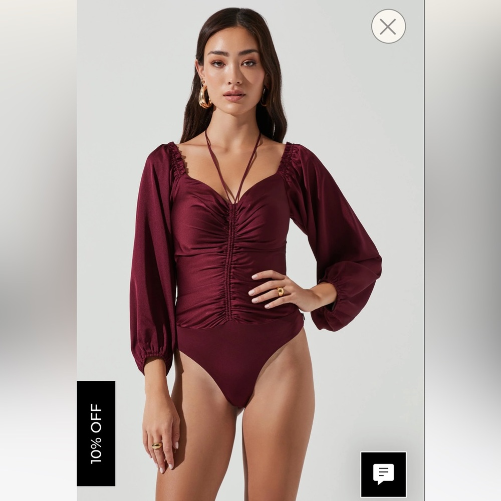 ASTR the Label LONG SLEEVE CINCH CENTER CONVERTIBLE NECKLINE BODYSUIT